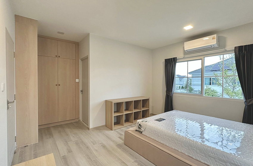 House with Shared Pool in Bangnatrad 